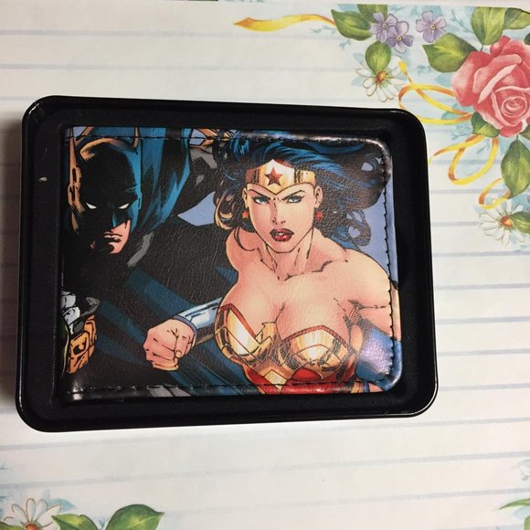 DC Comics Justice League Men's Bifold Wallet - Picture 2 of 16